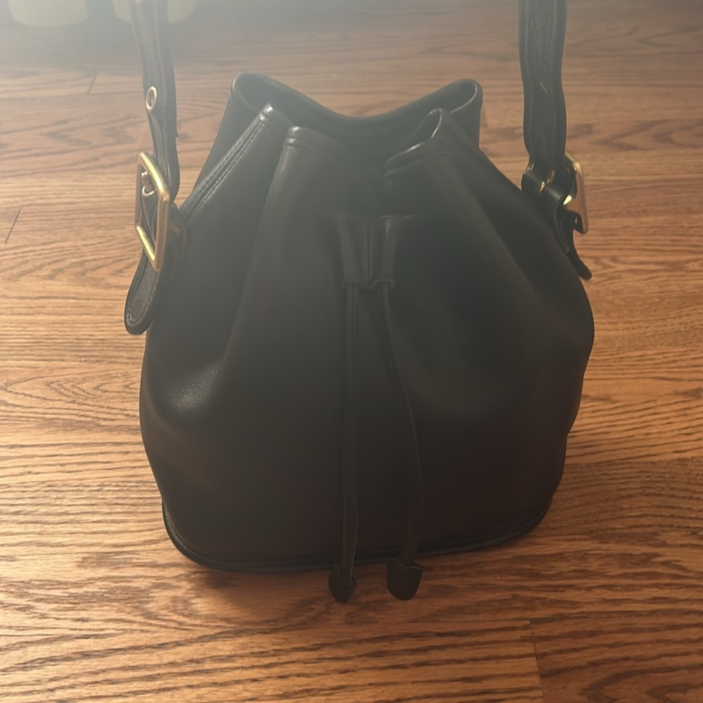 Vintage coach crossbody bucket bag